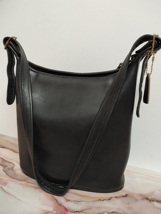 Coach Handbags - Vintage Coach 9730 Shoulder Sac Black Made in USA